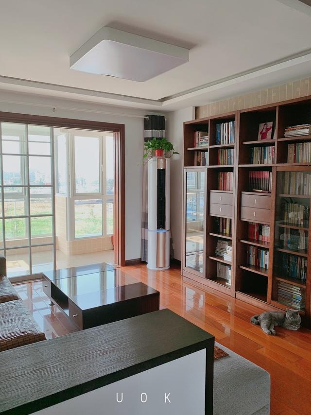 猫猫喜欢爬上床来睡觉,有什么办法阻止?